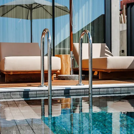 Greenvale Park Вилла